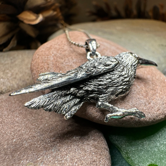 Eir Realistic Raven Necklace in Sterling Silver