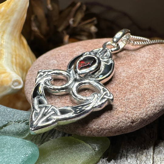 Cordelia Celtic Trinity Knot Necklace in Sterling Silver | Pendant | Wiccan Center