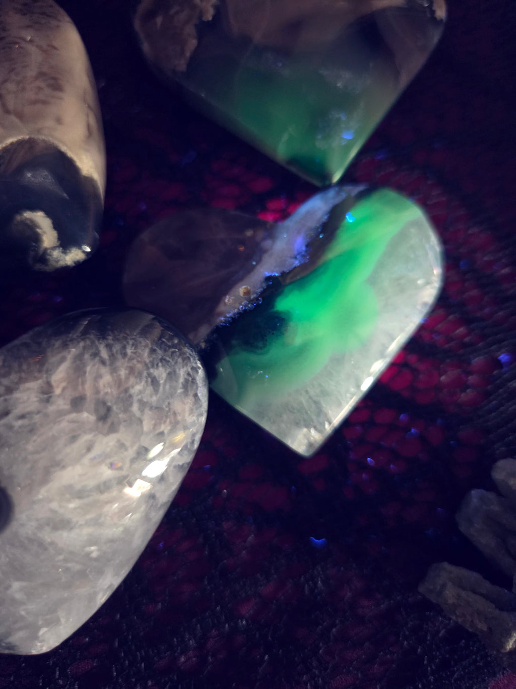 Volcanic Agate Polished Heart – Strength • Transformation • Luminous Energy (UV Reactive Green Glow) | | Wiccan Center