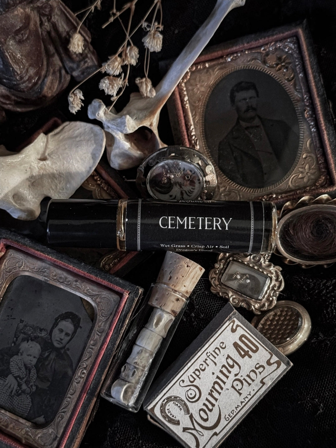 Cemetery (Dragon’S Blood Incense, Earth) Seance Rollerball Oil Perfume