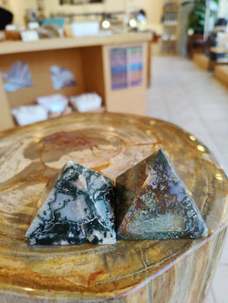 Moss Agate Pyramid India | Lapidary | Wiccan Center