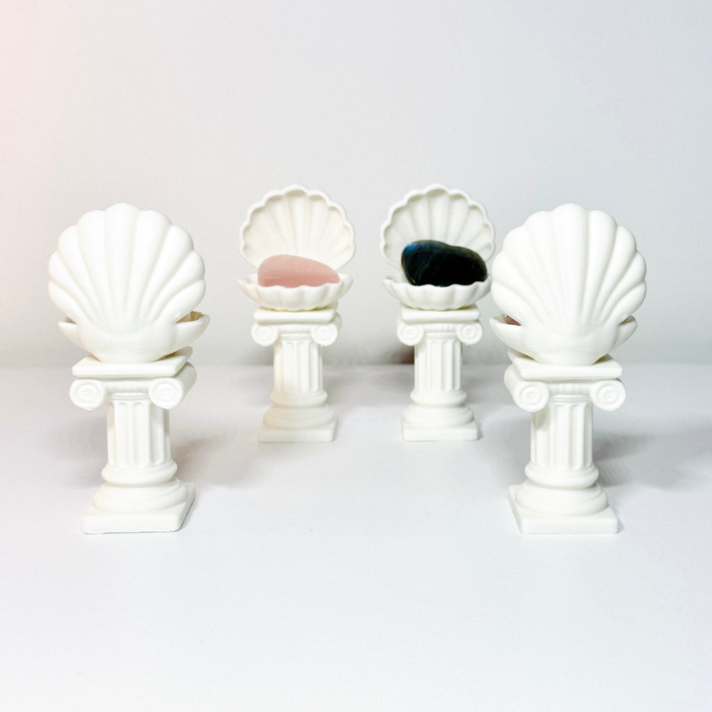 Roman Column Clam Shell Crystal Pebble Holder – White Stone-Like Marble Pedestal Display by KREATEUR Studio (Beta)