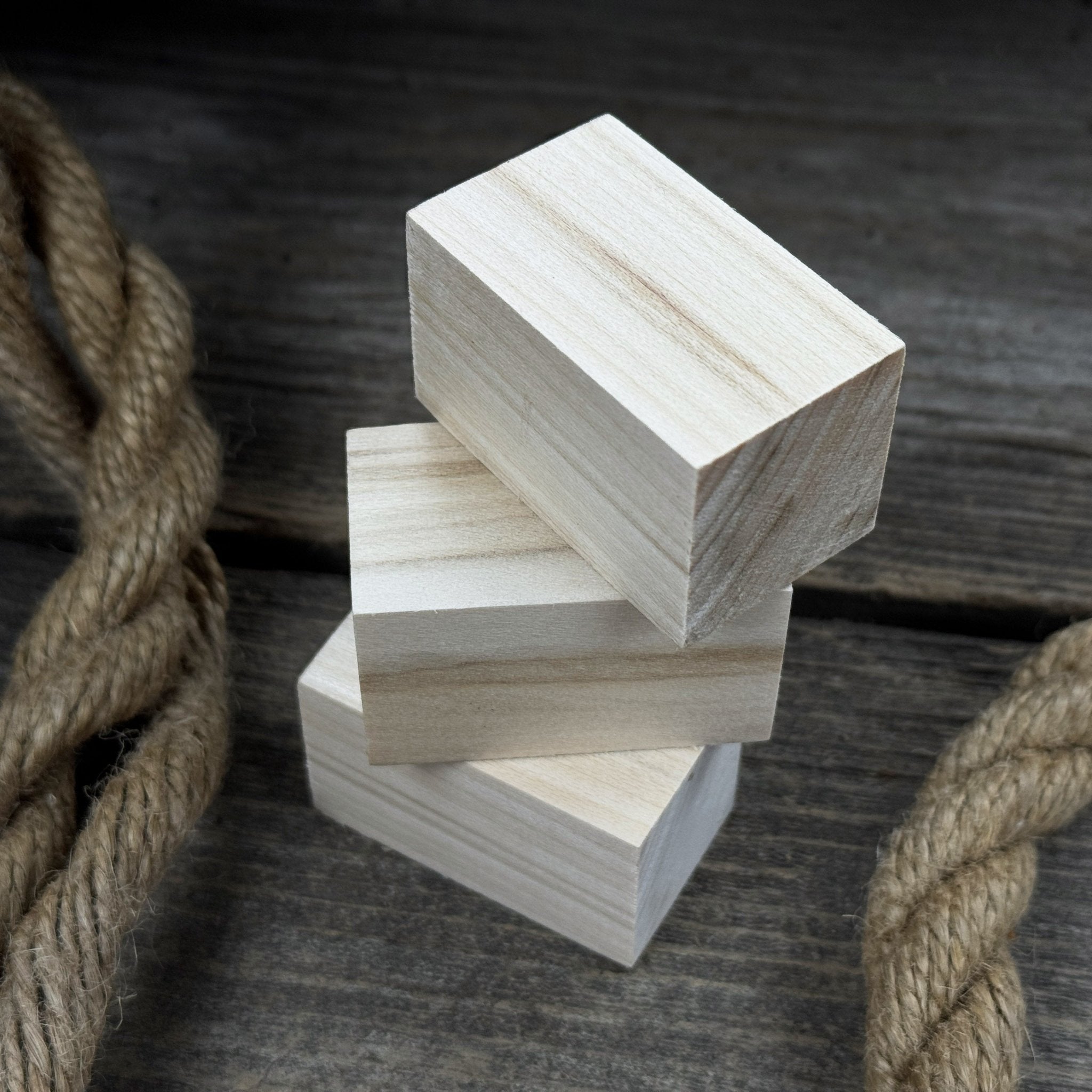 Set of 6 Linden Wood Carving Blanks, 5 × 3 × 3 cm (1.97 × 1.18 × 1.18 in)