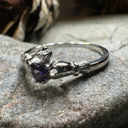 Dalkey Petite Claddagh Ring | Ring | Wiccan Center
