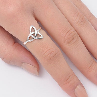 Echo Celtic Trinity Knot Ring in Sterling Silver