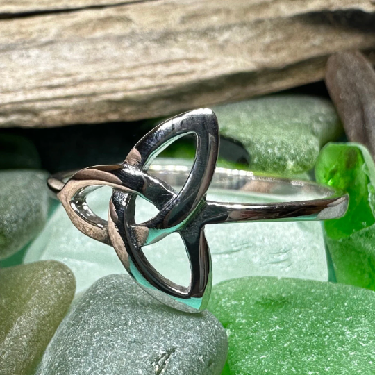 Echo Celtic Trinity Knot Ring in Sterling Silver