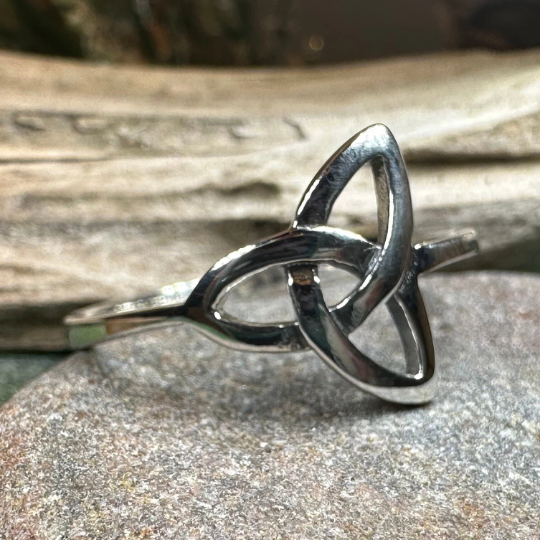 Echo Celtic Trinity Knot Ring in Sterling Silver