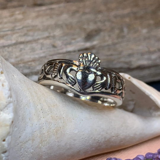 Irish Claddagh Chevron Ring in Sterling Silver