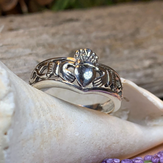 Irish Claddagh Chevron Ring in Sterling Silver