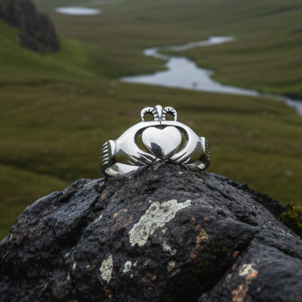 Cushina Irish Claddagh Ring | Ring | Wiccan Center